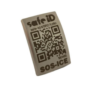 De Safe-iD SOS metalen QR tag in kleuren zilver en rosé